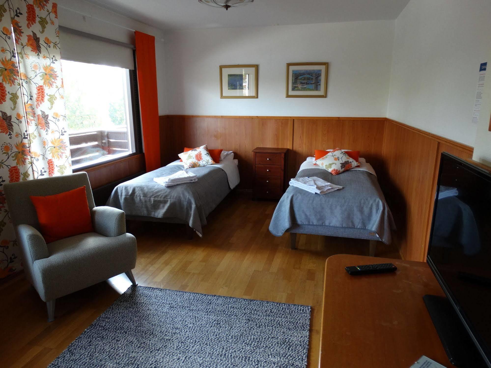 Botnia Hotel & Restaurant Kruunupyy Esterno foto